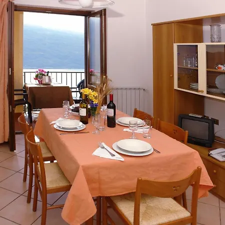 Apartment Dreizimmerwohnung Mit Seeblick Tignale